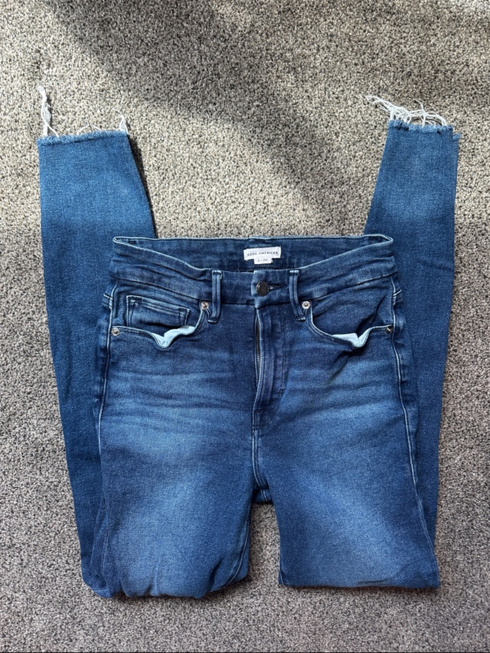 GOOD AMERICAN Skinny Jeans with Frayed Hem, Size 2/26
